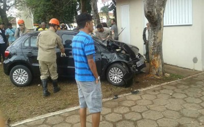 Bombeiros atendem acidente de trânsito na região da rodoviária 
