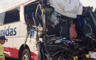 Acidente com ônibus que fazia a linha São Paulo a Três Lagoas mata um e deixa vários feridos