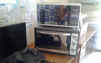 Homem é preso por tráfico de drogas; Rotai recupera objetos furtados