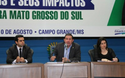Eduardo Rocha entrega documento que mostra que MS vai perder muito com a Unificação da Alíquota do ICMS