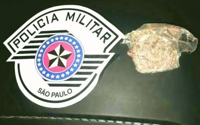 Homem de 21 anos é preso com droga na cueca
