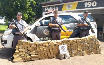 Borracheiro é preso em Castilho após abandonar carro com 593 tabletes de maconha