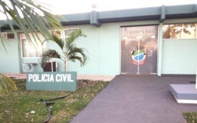 Dupla convida para ‘algo diferente’, amiga recusa e tem que fugir correndo