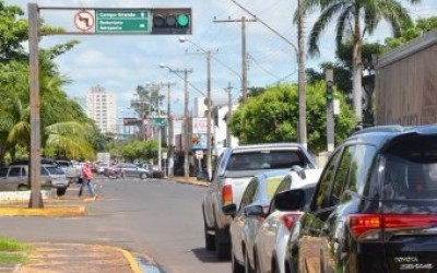 Chuva forte em Três Lagoas atrasa obras e equipamentos são danificados por raios