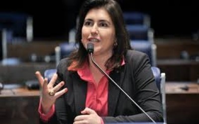 Senado aprova projeto que obriga bloqueio de celular em presídios