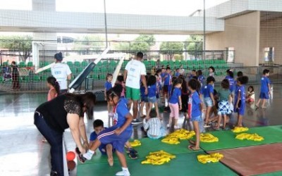 Crianças da Rede Municipal de Ensino participam de Colônia de Férias promovida pelo CRE-TL