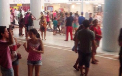 CORRERIA: Vendaval assusta clientes da Havan em Três Lagoas 