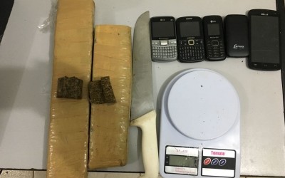 Irmãos são presos pela PM; mais de dois quilos de maconha foram apreendidos 