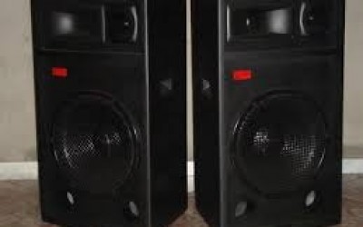 Gestante diz não aguentar som alto de vizinho nas madrugadas 