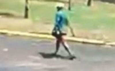 Imagens de câmeras de segurança podem ajudar a polícia a encontrar ladrão de moto 