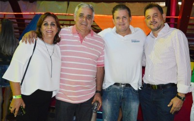 Deputado Eduardo Rocha janta com prefeito de Costa Rica e prestigia o Carnaval da cidade