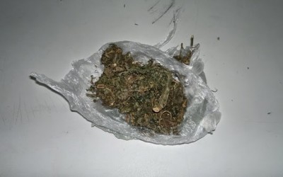 Usuário de drogas flagrado pela PM delata nome e endereço de traficante 