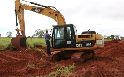 Prefeito de Três Lagoas acompanha manutenção das estradas rurais
