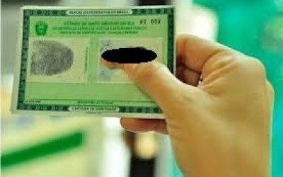 Ladrão azarado deixa cair identidade durante roubo em escola da Vila Piloto