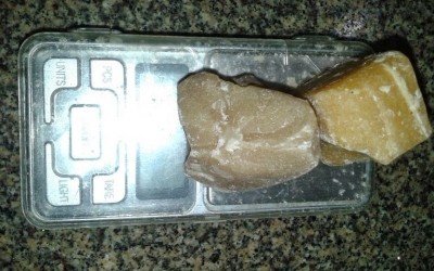 Usuária de drogas flagrada pela PM em carro delata nome e endereço de traficante que acaba preso 