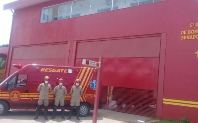 Bombeiros salvam a vida de recém-nascido engasgado com leite materno