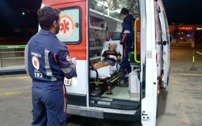 Mulher é esfaqueada pelo marido em praça pública de Três Lagoas 