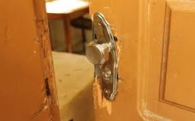 Enquanto jovem dormia, ladrão aproveita para furtar residência no Santa Terezinha 