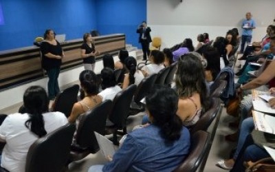 Dentistas e auxiliares de saúde bucal de Três Lagoas atualizam conhecimentos