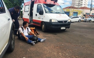 Jovem fica ferido ao se envolver em acidente no bairro Vila Nova 