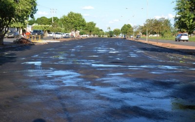 Estacionamento em frente ao Hospital Auxiliadora é recapeado