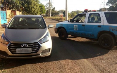 Carro furtado de locadora é encontrado no bairro Jupiá 
