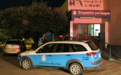 Homem sofre tentativa de homicídio com arma de fogo