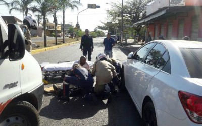 Equipe ALFA do SAMU resgata idoso que sofreu acidente em avenida 