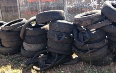 SEMEA recolhe aproximadamente 40 pneus descartados em avenida de Três Lagoas