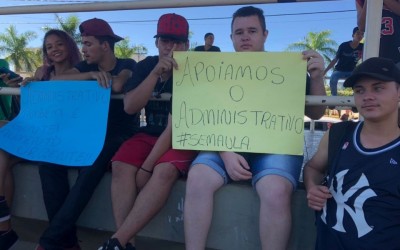 Alunos da rede estadual de Três Lagoas se manifestam a favor da greve dos funcionários do administrativo