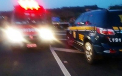 Motociclista bate em guad rail na BR-158 e fica em estado grave