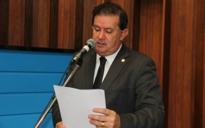 Eduardo Rocha pede mais viaturas para PM de Arapuá