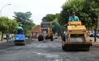 Recapeamento de estacionamentos da Avenida Rosário Congro é finalizado