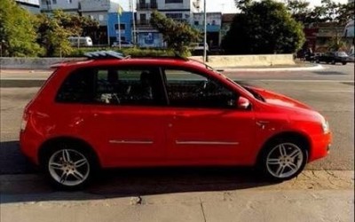 Veículos são furtados enquanto proprietários dormiam