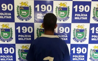 Jovem é preso em flagrante após roubar celular