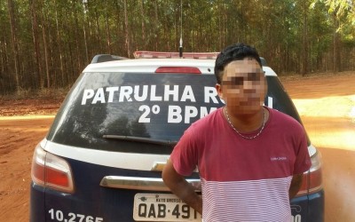 Dizendo ser de facção criminosa, 