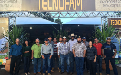 Equipe da SEMEA e produtores rurais visitam feira de tecnologia e conhecimentos para agricultura familiar