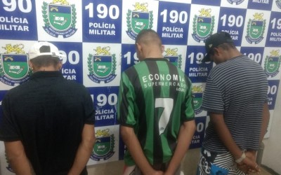 Ronda escolar flagra adolescente com maconha em frente a escola de Três Lagoas