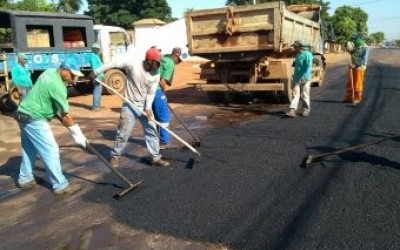 Prefeitura executa reparos no cruzamento da Avenida João Thomes com Egídio Thomé