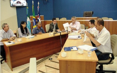 Comissão dá início à licitação de empresa que realizará concurso