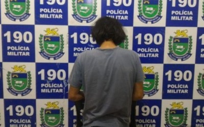 Após beber e usar drogas, homem é preso pela Força Tática