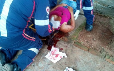 Bêbado bate moto em muro,  deixa garupa ferida e foge sem prestar socorro e é detido pela ROTAI