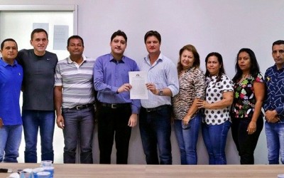 Aprovado em concurso da Câmara Municipal toma posse do cargo de Procurador