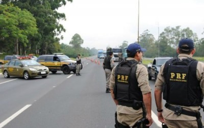 Policiais rodoviários rejeitam proposta do governo e aprovam greve no Estado