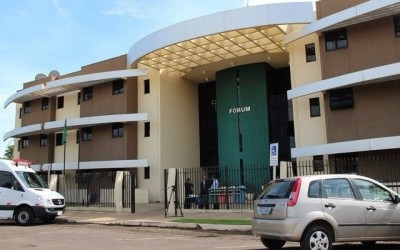 Mulher é presa após desacatar conciliadora e policial no fórum de Três Lagoas 