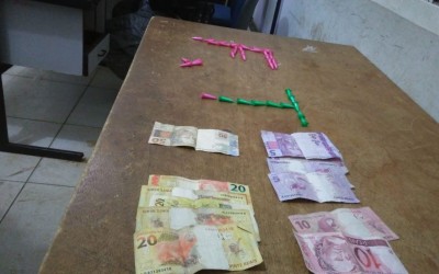 ALI e Força Tática prendem homem vendendo cocaína e apreendem 42 pinos do entorpecente