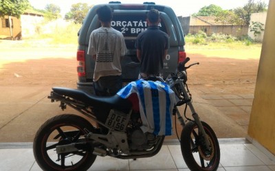Moto furtada no sábado já estava sendo desmanchada em uma residência no bairro Jardim das Acácias