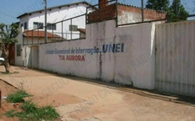 Após fugas, representantes do sindicato se reúnem com funcionários da UNEI