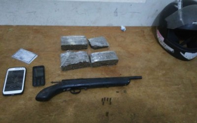 Força Tática prende envolvidos em tráfico de drogas e apreende arma de fogo artesanal
