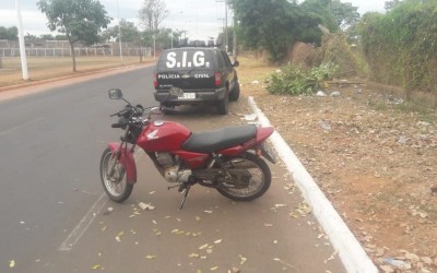 Moto furtada nesta madrugada é recuperada pela Polícia Civil
